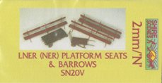 LNER Platform seats & barrows         (For N-scale)