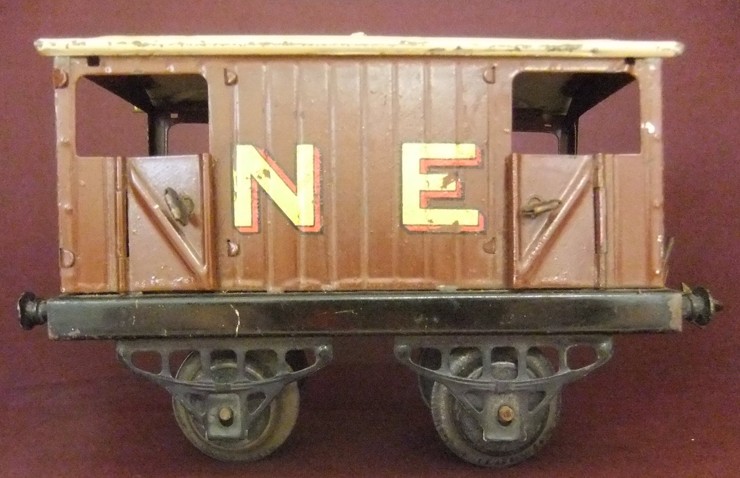 Hornby 0-scale NE Brake Van