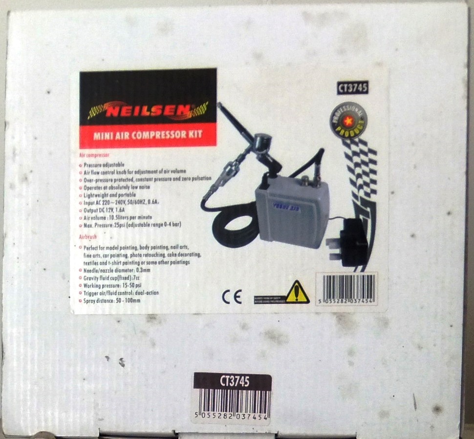 Neilsen C13745 Mini Compressor & Airbrush set
