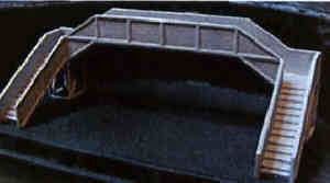 'N' SR-style 3-track footbridge