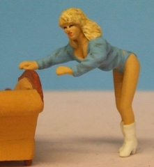 O  SCALE  FIGURES  SET  30  NUDE  GIRLS  UNPAINTED  BY  VROOM  1/43 