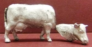 1:43 Bag of 1 Grazing Cow (head separate) - Unknown Make