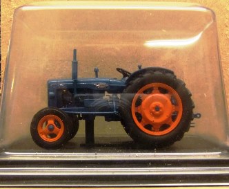 1:43 Hachette 1958 Fordson Power Major tractor