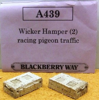 1:43 Blackberry Way Models = Wicker Hampers (Pigeon Traffic A439) 