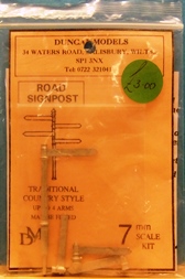 Duncan Models 'Fingerpost' - Old wooden Road signpost