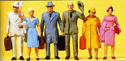 1:22.5 Standing passengers with luggage x 6