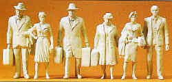 1:22.5 Standing passengers with luggage - UNPAINTED x 6