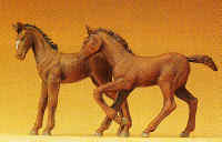1:25 Farm animal - 2 Standing Foals