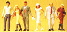1:45 Figures Passers-by x 6 (Walking)