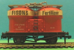 Wrenn W4658 Twin-silo Wagon - Fisons with Hornby-Dublo couplings