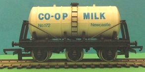 Wrenn W5086 6-wheeled Tank Wagon - Co-op Milk