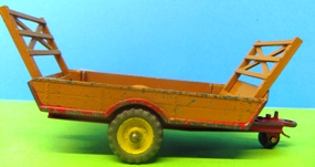 Dinky Toys 320 Halesowen Hay trailer