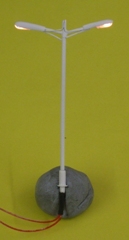 1:76 Dual-carriageway streetlight - 12 volt