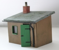 Wooden lineside hut in resin (kit)