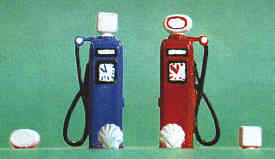 1:76 1950s Style Petrol Pumps 